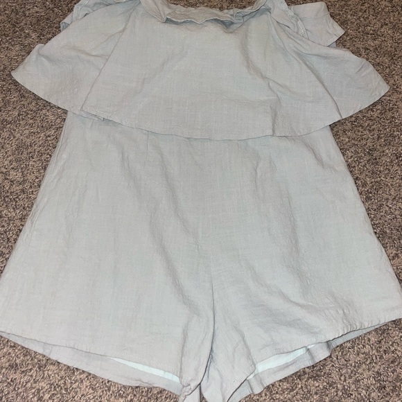 Princess Polly Romper - Picture 2 of 3